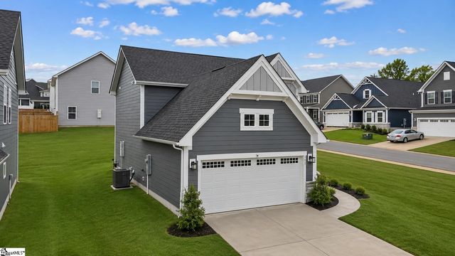 173 Dunroyal Road, Fountain Inn, SC 29644