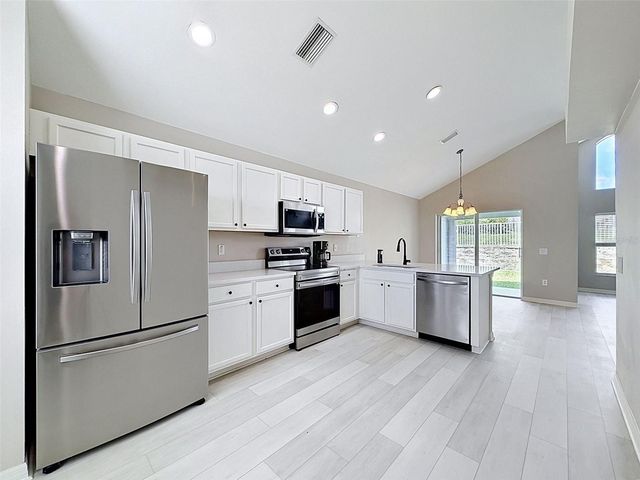 7848 MERCHANTVILLE CIR, Zephyrhills, FL 33540