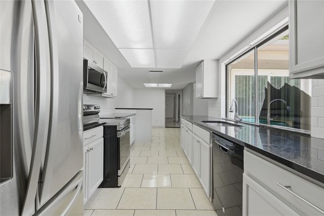 3517 Knoll Point Drive, Garland, TX 75043
