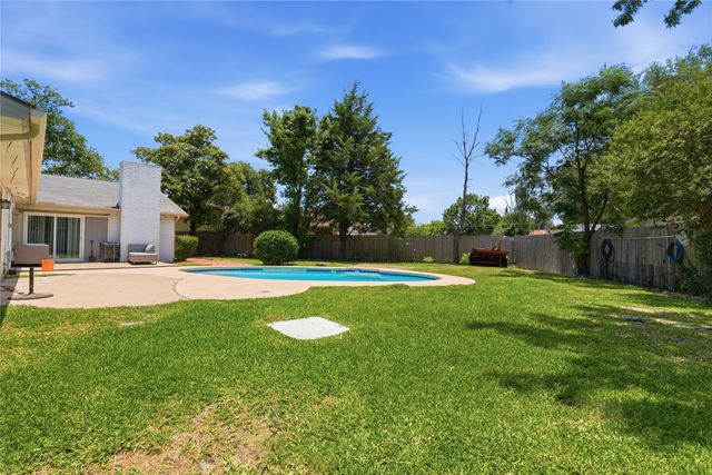 3517 Knoll Point Drive, Garland, TX 75043