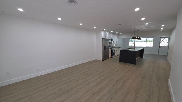 5210 NE 14th Way, Fort Lauderdale, FL 33334