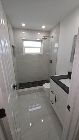 5210 NE 14th Way, Fort Lauderdale, FL 33334