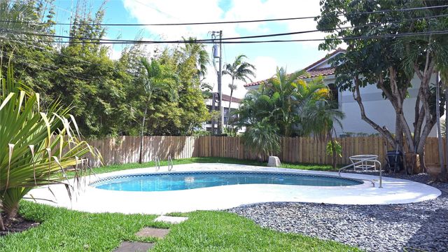 5210 NE 14th Way, Fort Lauderdale, FL 33334