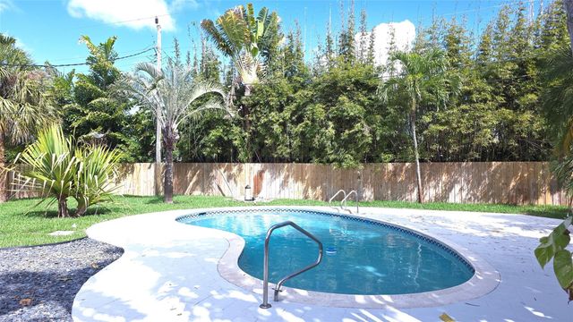 5210 NE 14th Way, Fort Lauderdale, FL 33334