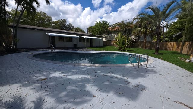 5210 NE 14th Way, Fort Lauderdale, FL 33334