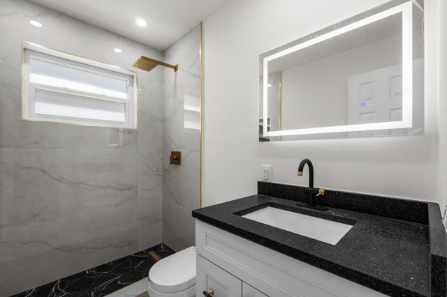 5210 NE 14th Way, Fort Lauderdale, FL 33334