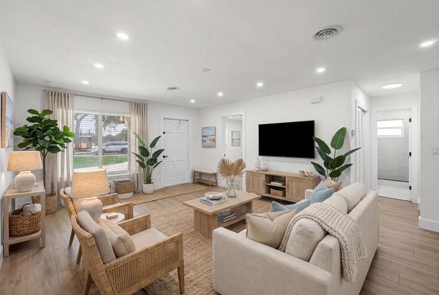 5210 NE 14th Way, Fort Lauderdale, FL 33334