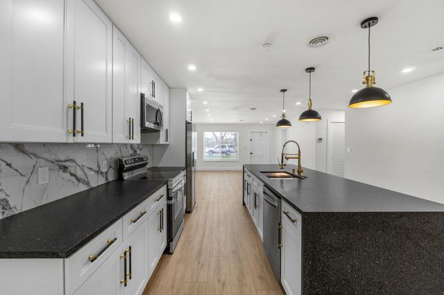 5210 NE 14th Way, Fort Lauderdale, FL 33334