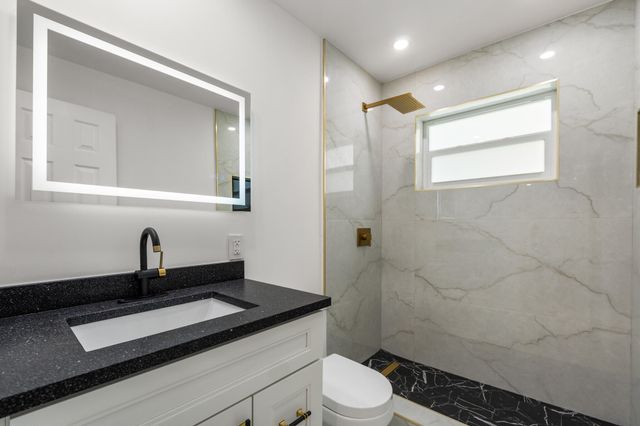 5210 NE 14th Way, Fort Lauderdale, FL 33334