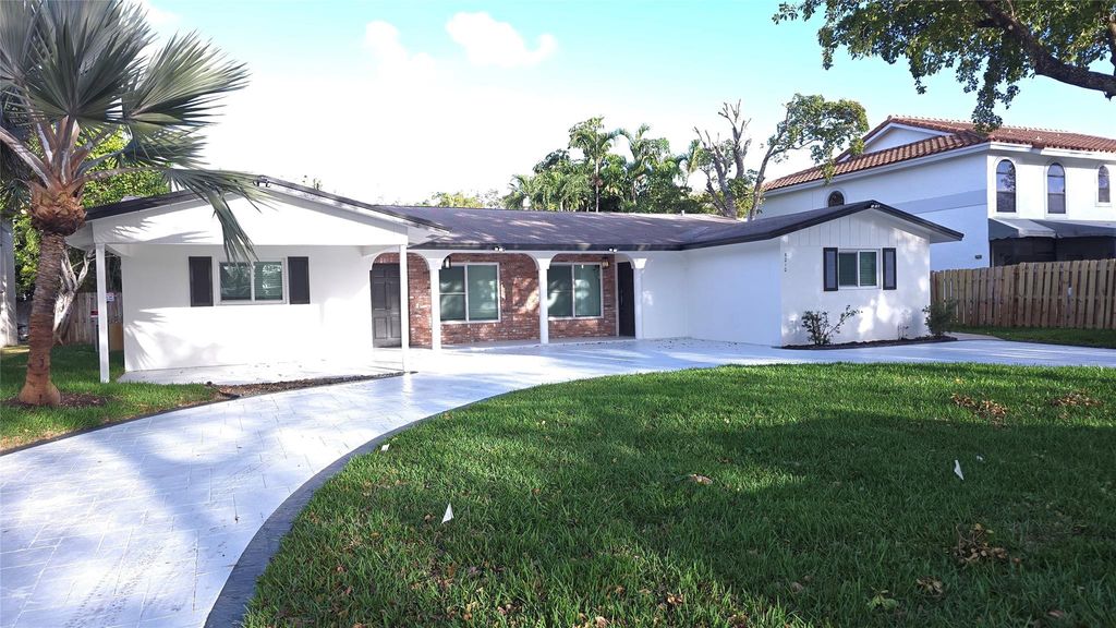 5210 NE 14th Way, Fort Lauderdale, FL 33334