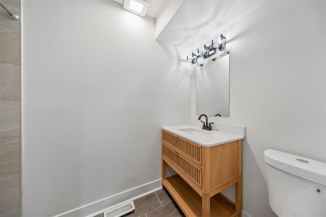 1009 27th Street, Des Moines, IA 50311