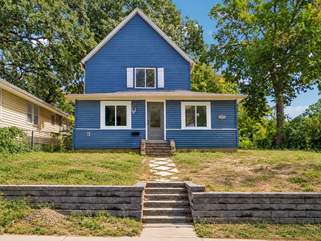 1009 27th Street, Des Moines, IA 50311