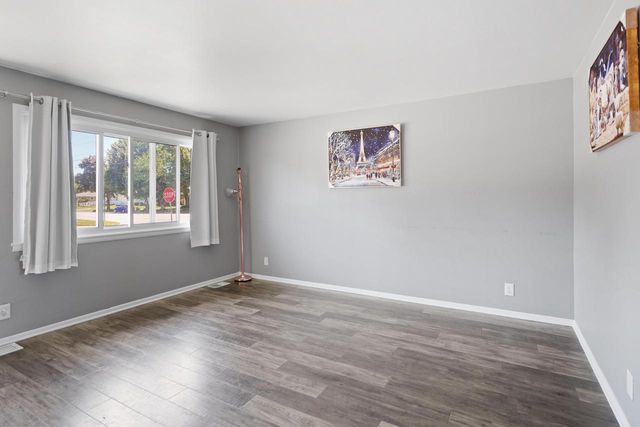 8456 17th AVENUE, Kenosha, WI 53143