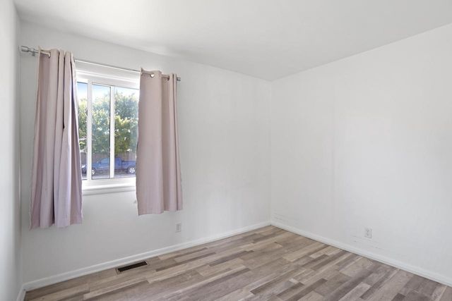 8456 17th AVENUE, Kenosha, WI 53143