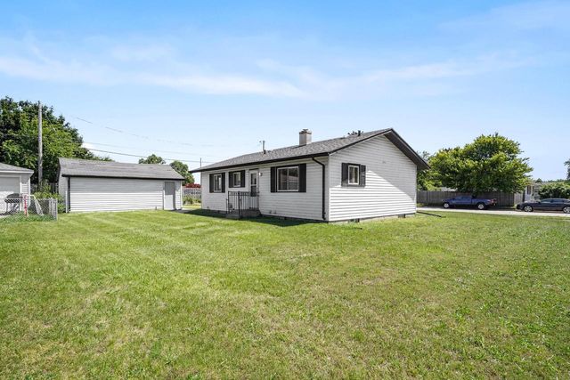 8456 17th AVENUE, Kenosha, WI 53143