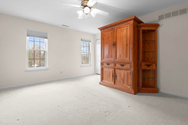 1645 Huntington Park Unit E, Rochester Hills, MI 48309