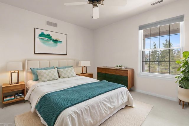 1645 Huntington Park Unit E, Rochester Hills, MI 48309