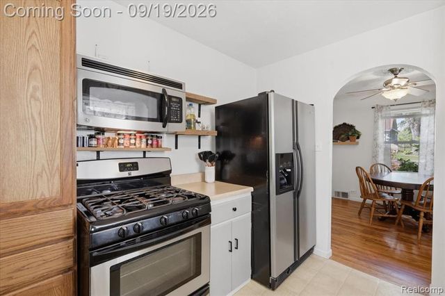 4401 Louella Drive, Waterford, MI 48329