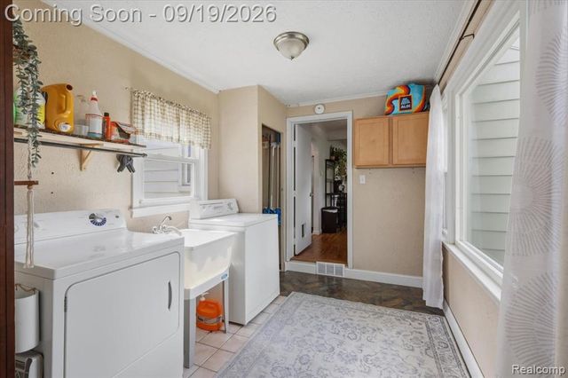 4401 Louella Drive, Waterford, MI 48329