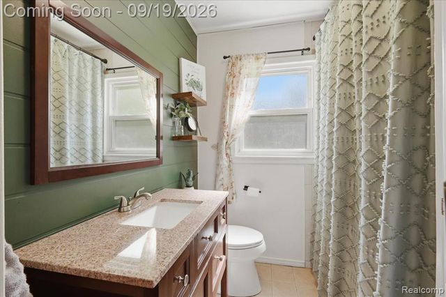 4401 Louella Drive, Waterford, MI 48329