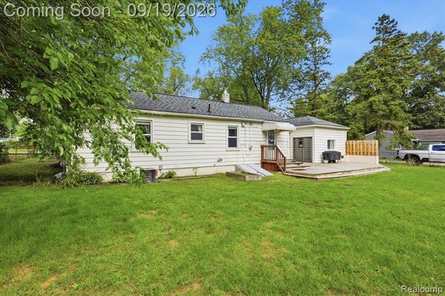 4401 Louella Drive, Waterford, MI 48329