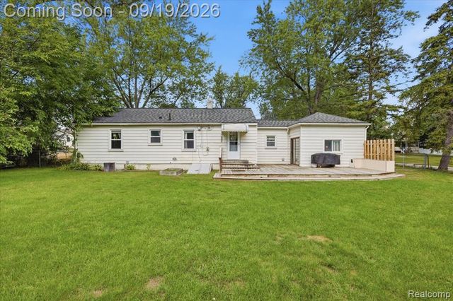 4401 Louella Drive, Waterford, MI 48329