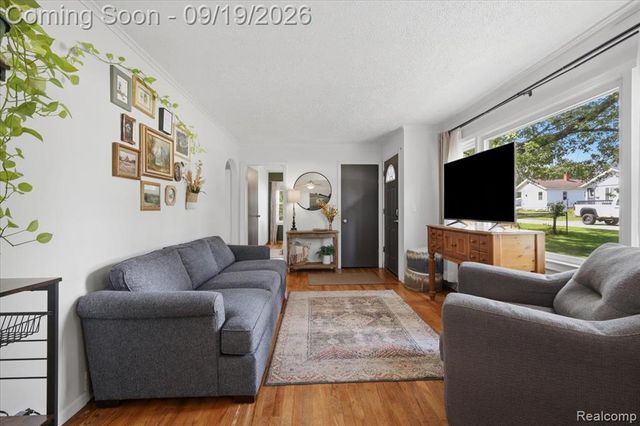 4401 Louella Drive, Waterford, MI 48329