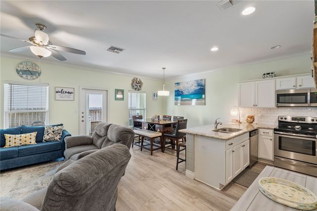 14834 Robla Dr, Corpus Christi, TX 78418