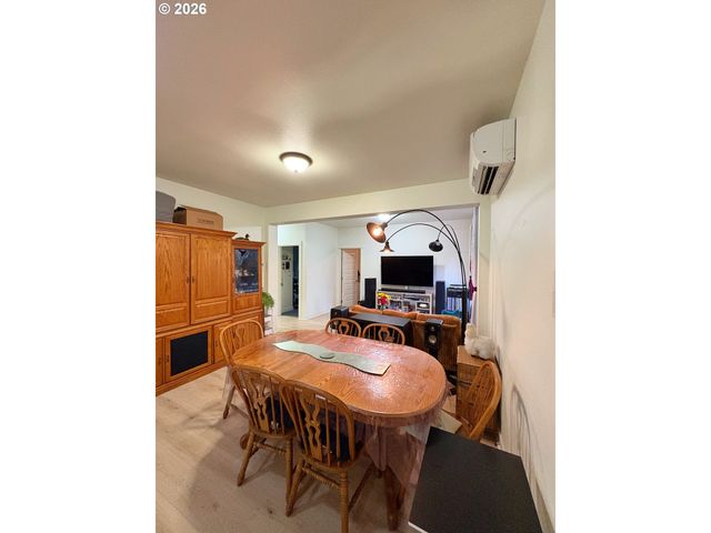 2090 MINNESOTA St, Eugene, OR 97401