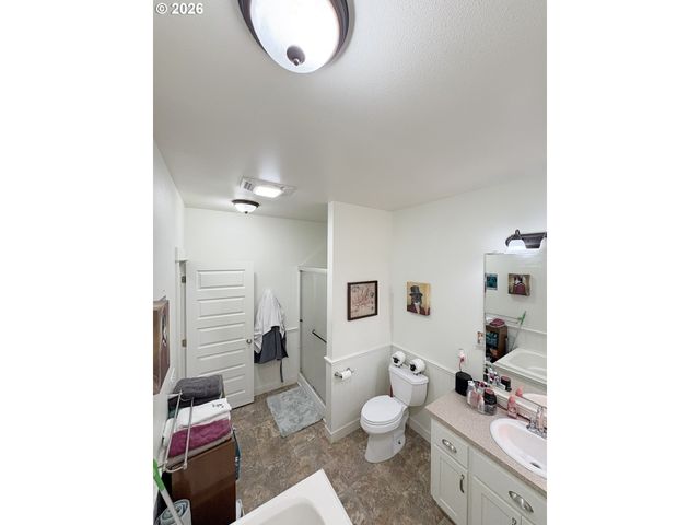 2090 MINNESOTA St, Eugene, OR 97401