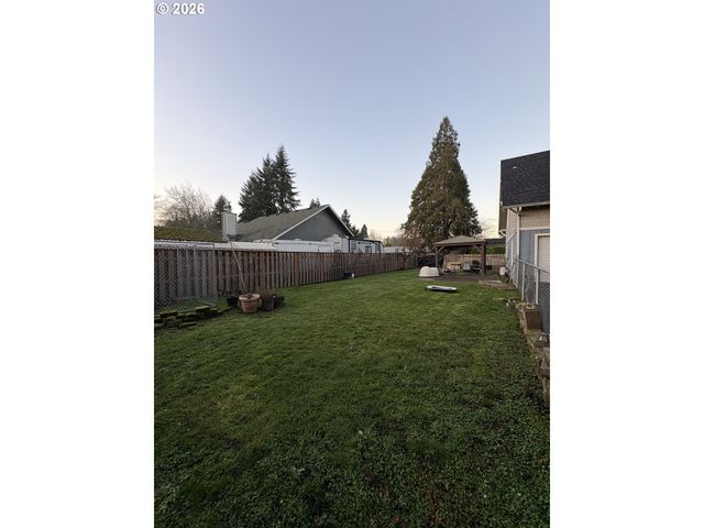 2090 MINNESOTA St, Eugene, OR 97401