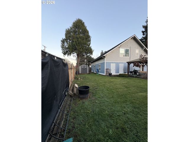 2090 MINNESOTA St, Eugene, OR 97401