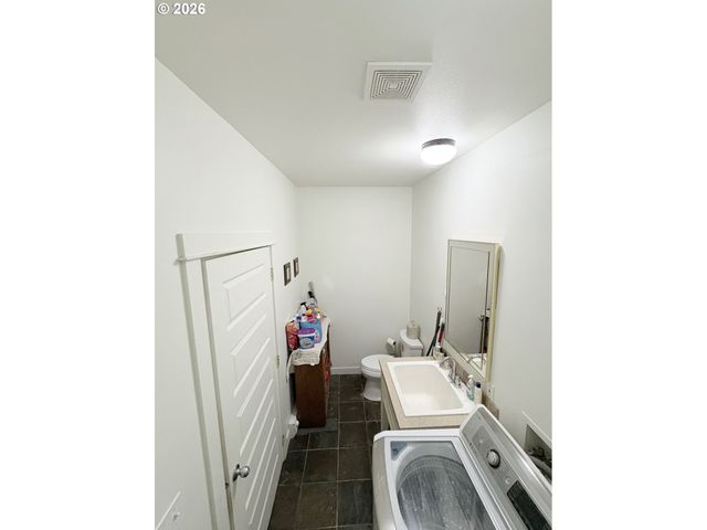 2090 MINNESOTA St, Eugene, OR 97401