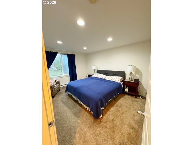 2090 MINNESOTA St, Eugene, OR 97401