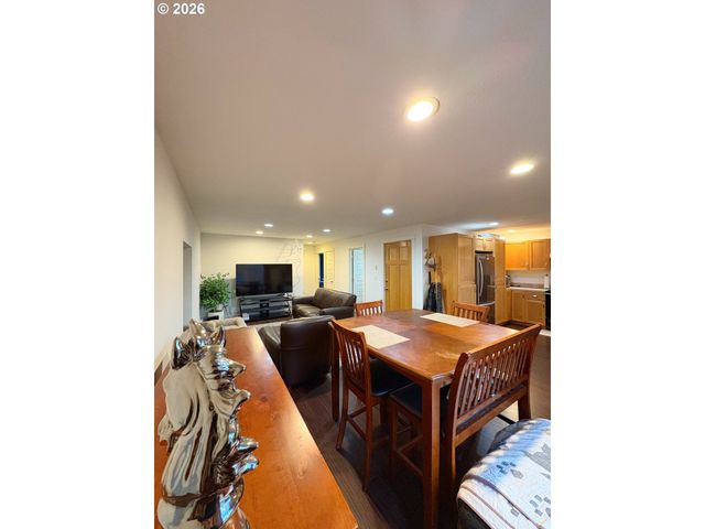 2090 MINNESOTA St, Eugene, OR 97401