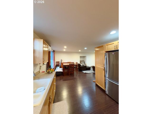 2090 MINNESOTA St, Eugene, OR 97401