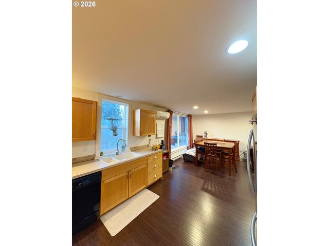 2090 MINNESOTA St, Eugene, OR 97401