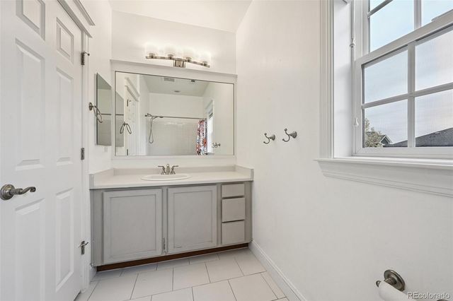 8741 E 33rd Avenue, Denver, CO 80238