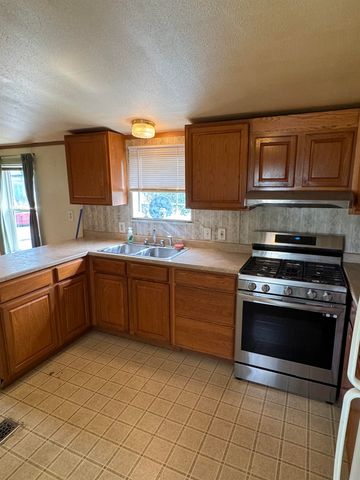 18 Springbrook Street, Hinsdale, NH 03451