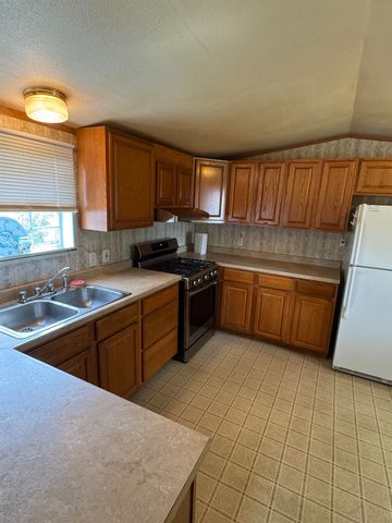 18 Springbrook Street, Hinsdale, NH 03451