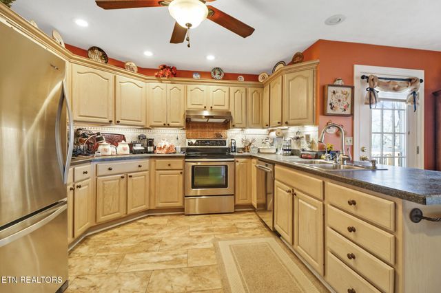 222 Amherst Lane, Crossville, TN 38558