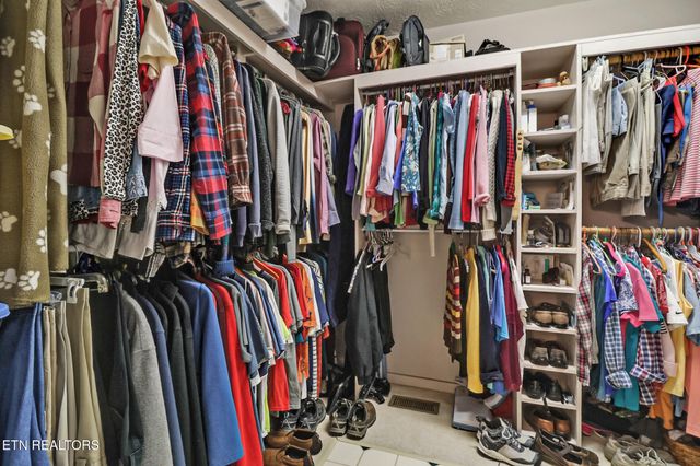 222 Amherst Lane, Crossville, TN 38558