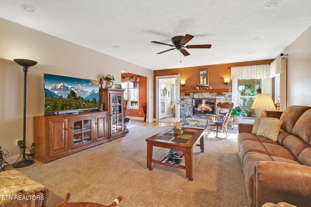 222 Amherst Lane, Crossville, TN 38558