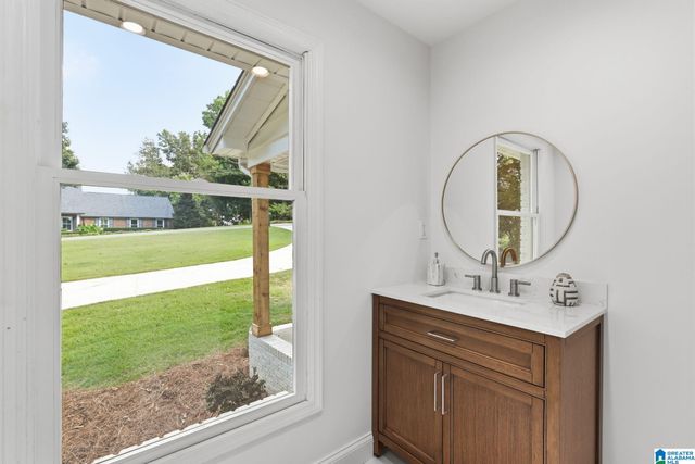 1078 CREST ROAD, Leeds, AL 35094