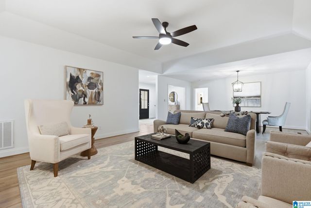 1078 CREST ROAD, Leeds, AL 35094
