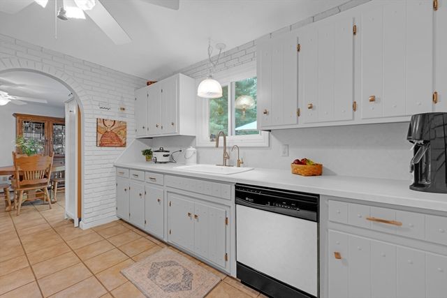 47 Horseshoe Cir, Ware, MA 01082