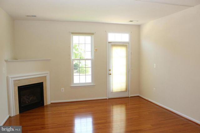 20965 KITTANNING LN, Ashburn, VA 20147