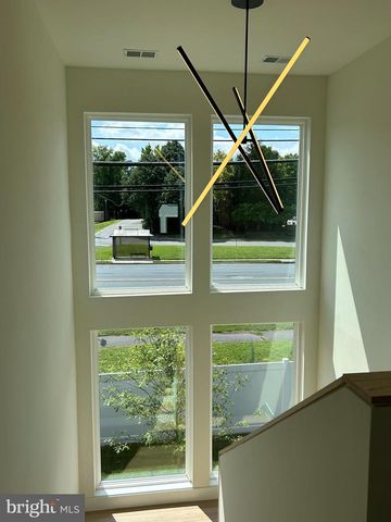 9338 LEE ST, Burke, VA 22015