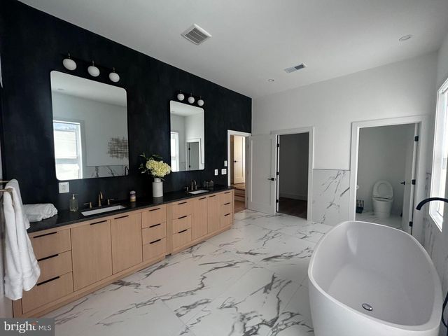 9338 LEE ST, Burke, VA 22015