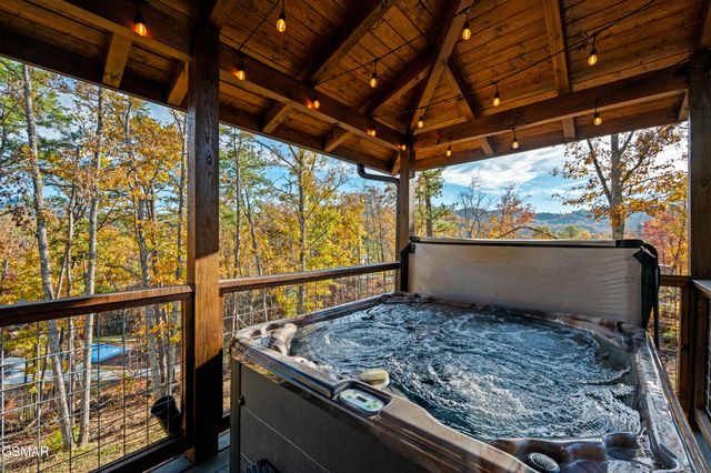 3105 Storm Bringer Drive, Sevierville, TN 37862